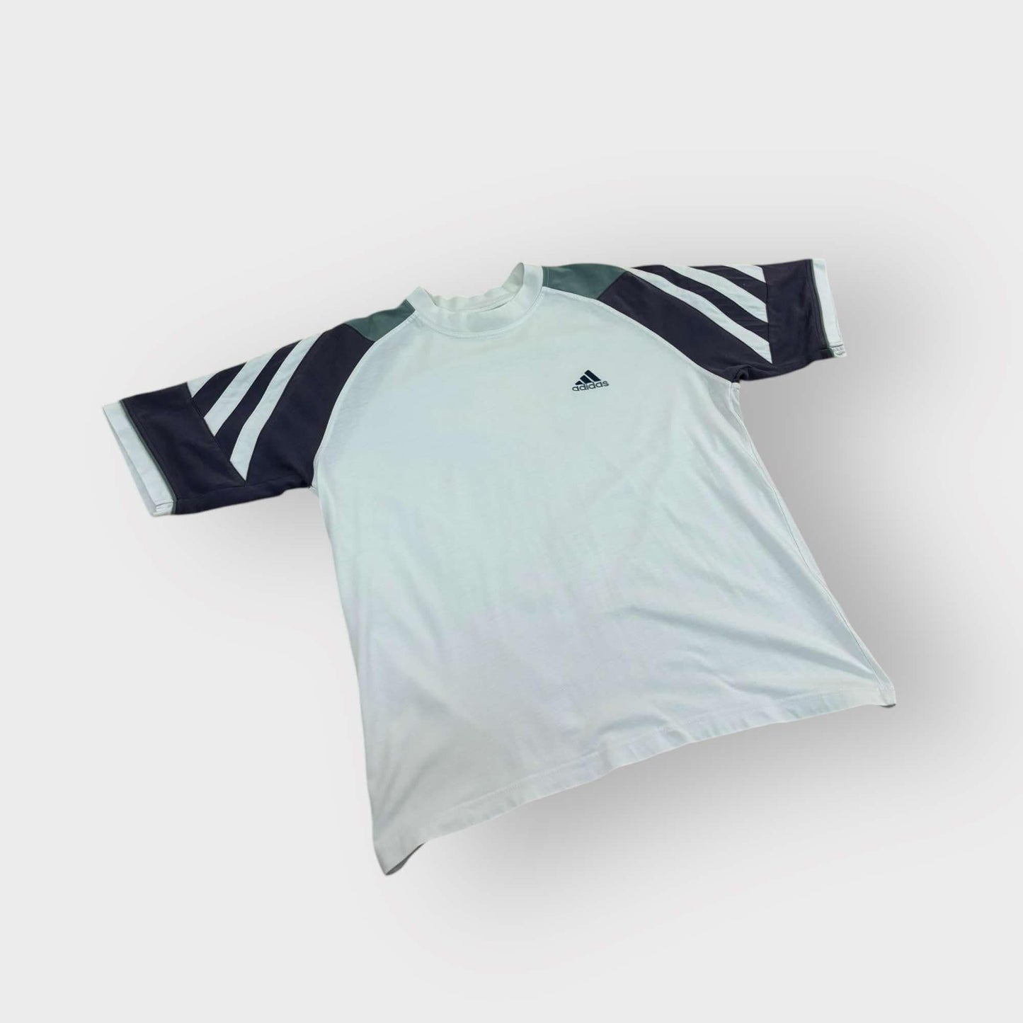 Adidas T-shirt