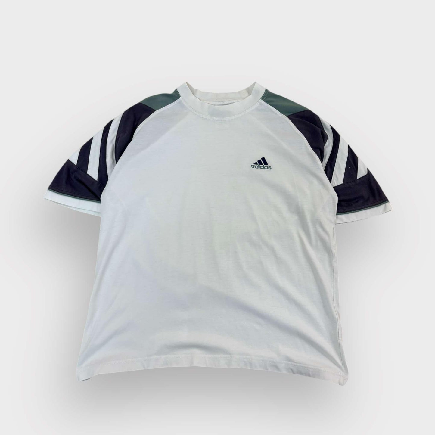 Adidas T-shirt